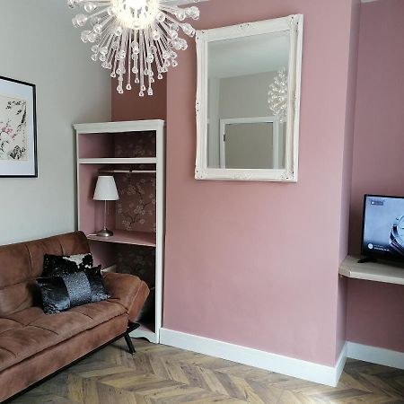 Stunning 3 Bedroom Townhouse In The Heart Of City 贝尔法斯特 外观 照片