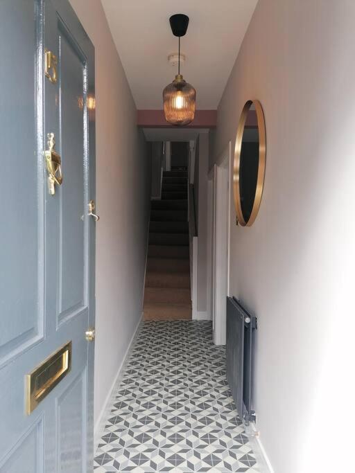 Stunning 3 Bedroom Townhouse In The Heart Of City 贝尔法斯特 外观 照片