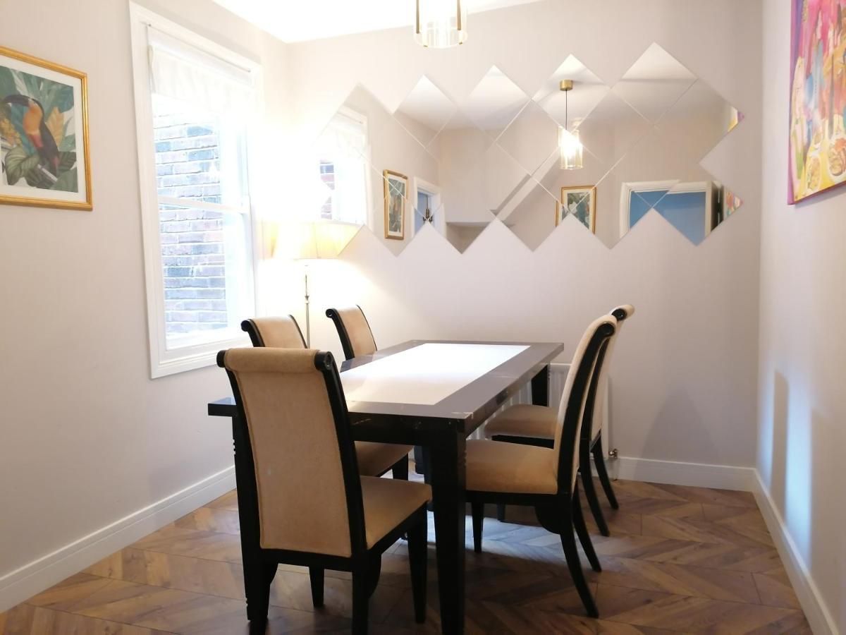 Stunning 3 Bedroom Townhouse In The Heart Of City 贝尔法斯特 外观 照片