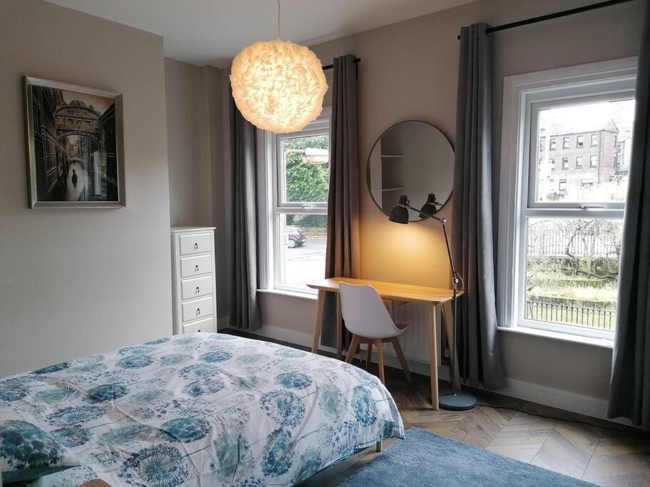 Stunning 3 Bedroom Townhouse In The Heart Of City 贝尔法斯特 外观 照片