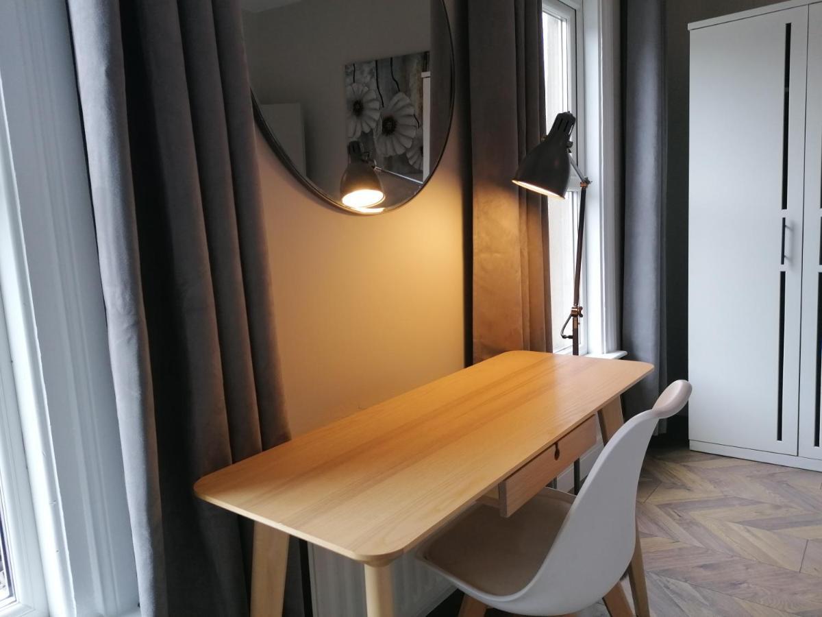 Stunning 3 Bedroom Townhouse In The Heart Of City 贝尔法斯特 外观 照片