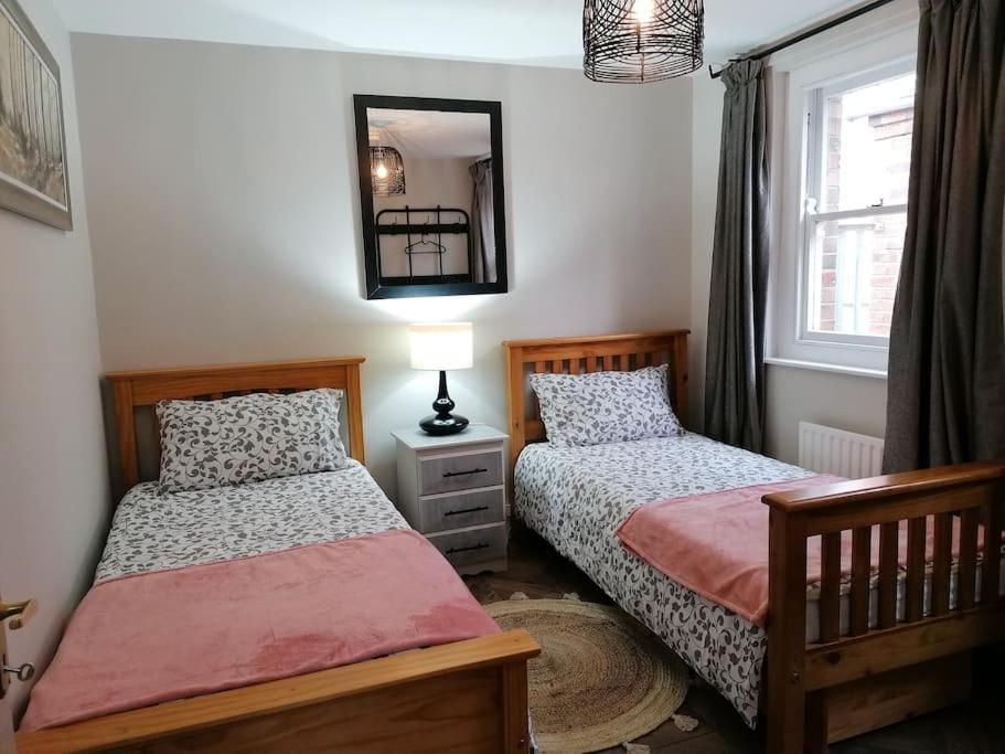Stunning 3 Bedroom Townhouse In The Heart Of City 贝尔法斯特 外观 照片